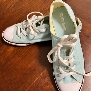 Like New Converse All Star Shoes SZ 9